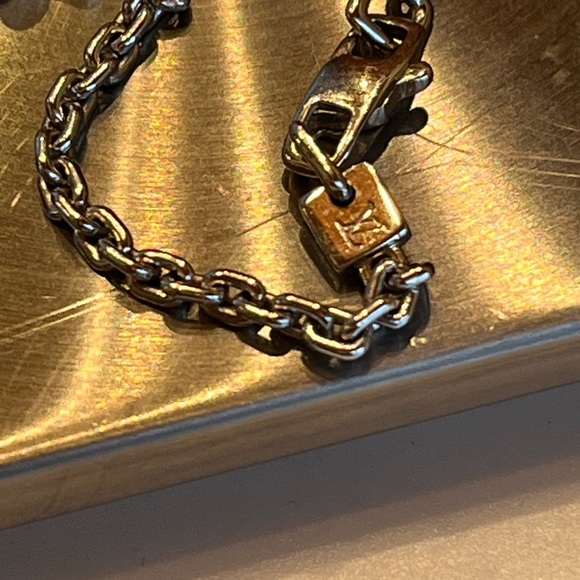 LOUIS VUITTON White gold heart locket - Picture 8 of 14